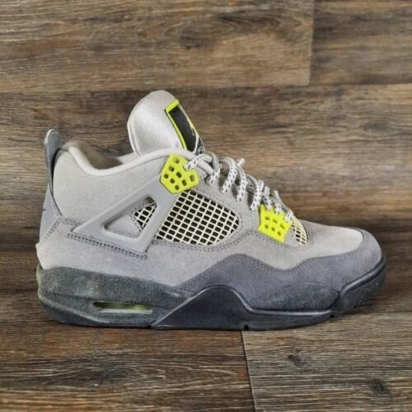 Air Jordan 4 Retro SE \
